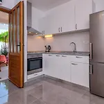Apartment Sleeps 4 With Patio & Grill 公寓
