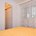 公寓 Apartment Sleeps 4 With Patio & Grill 斯塔里格勒