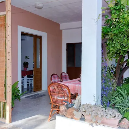 公寓 Apartment Sleeps 4 With Patio & Grill 斯塔里格勒